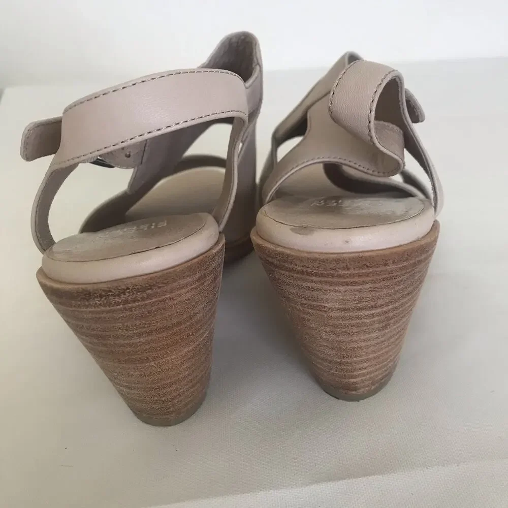 Eileen Fisher Womens Strappy Sandal‎ Heels Cream Beige Leather Slingback Sz 8